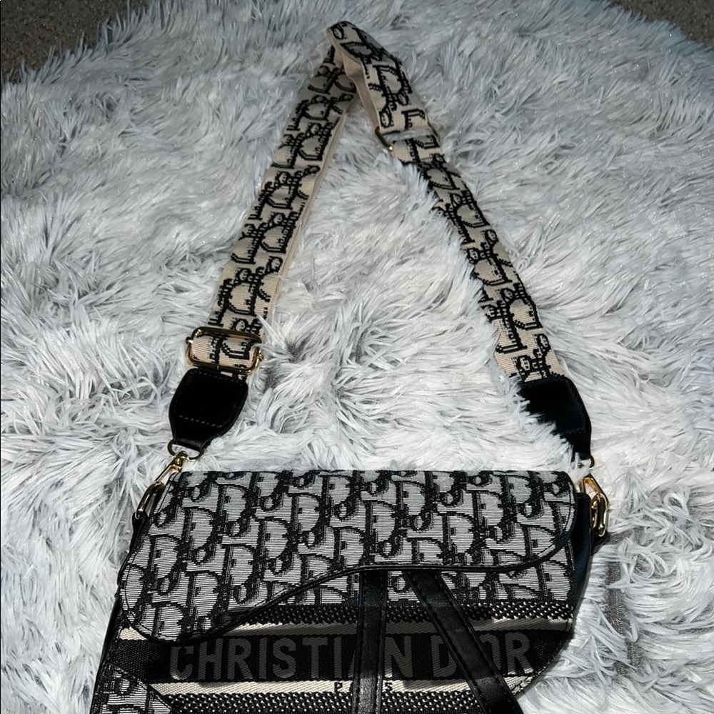 Hand bag - Picture 2 of 2